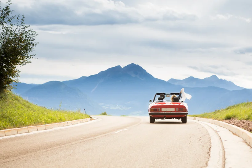 Urlaubs-Service - Urlaubsservice wir renovieren während Sie im Urlaub sind. Mit dem Cabrio durch die Berge.